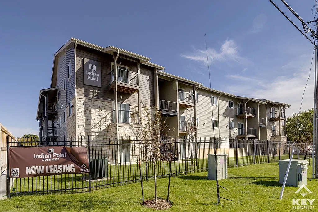 Indian Point Apartments — Photo 2