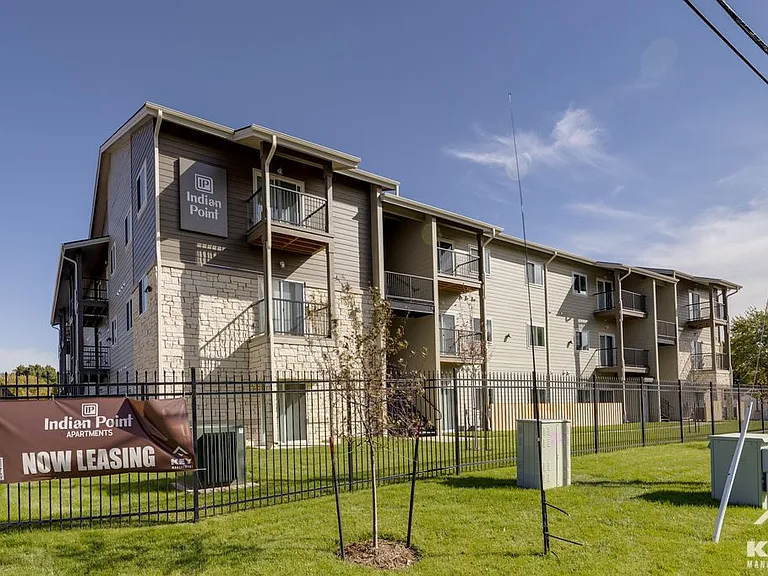 Indian Point Apartments — Photo 2