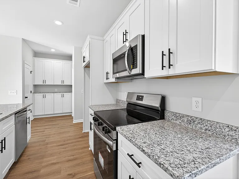 548 Madison St — Photo 18