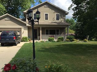 16100 W Riviera Dr, New Berlin, WI 53151