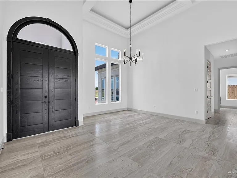 1017 Dolores St — Photo 6
