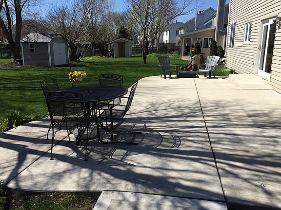 5th image of 516 Oak Crest Dr