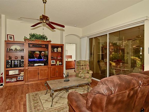 5th image of 1328 Misty Greens Dr