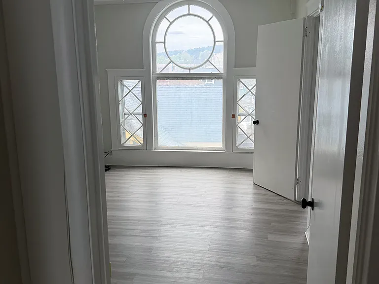 100 Nanticoke Ave #4 — Photo 2