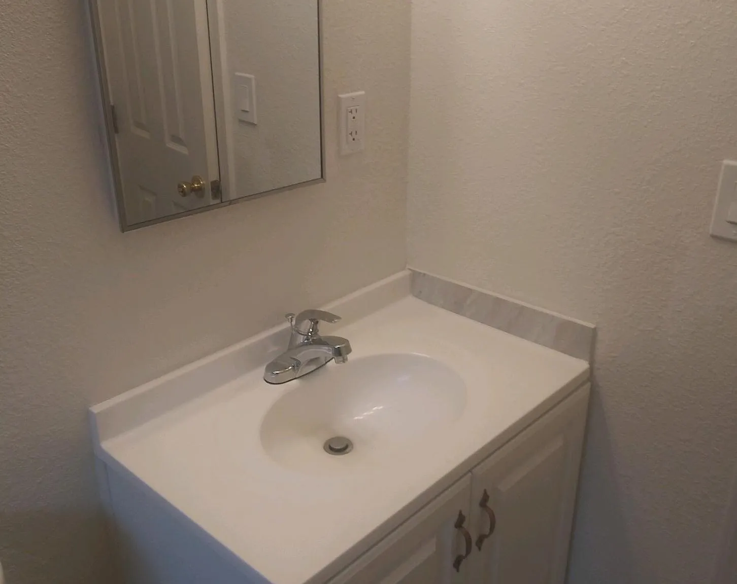 2 bed, 750 sqft, $1,695 — Photo 4