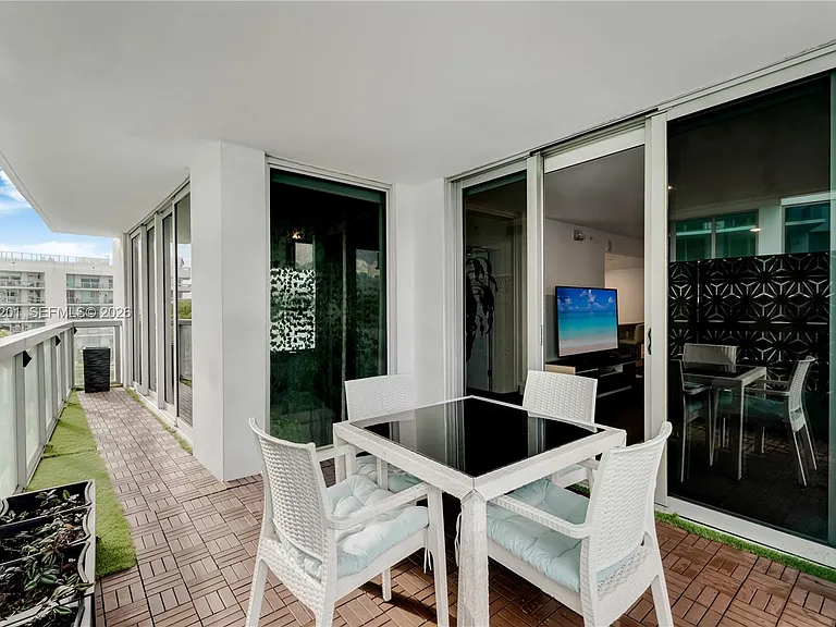 9261 E Bay Harbor Dr #607 — Photo 9