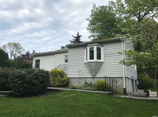 138 Friendship Dr, Rocky Point, NY 11778