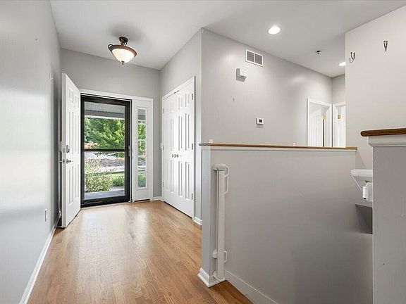 3rd image of 330 Baker St