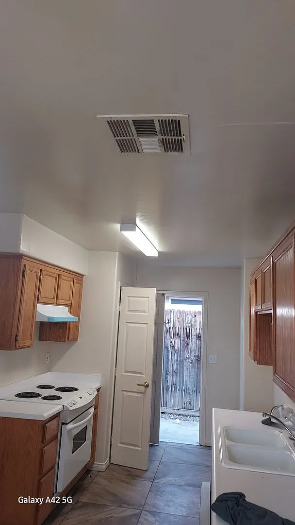 Apartment — Photo 2
