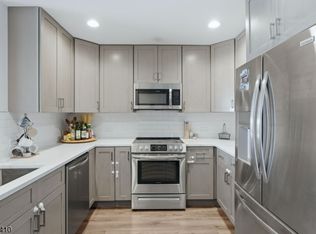 1 Carriage City Plz APT 804, Rahway, NJ 07065