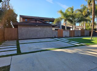 229 Kanan Rd, Oak Park, CA 91377