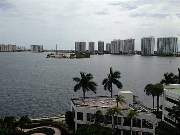 3rd image of 3600 Mystic Pointe Dr APT 805