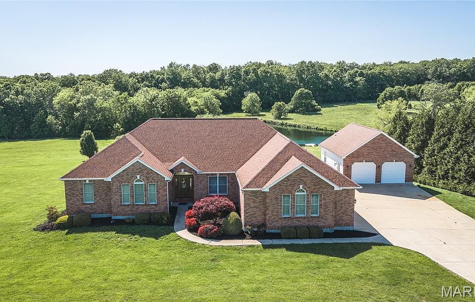 1st image of 495 Grandview Farms Dr