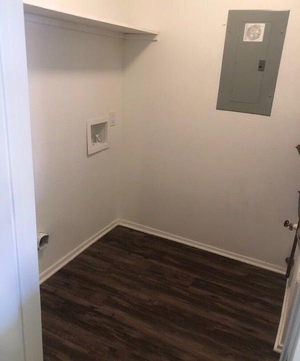 1st image of 5504 Creekwood Dr APT 1052