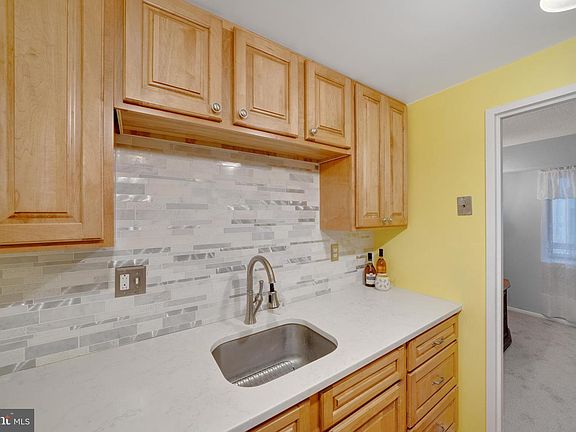 5th image of 510 N Lemon St APT D4