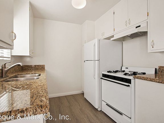 4th image of 529 Montana Ave APT 10