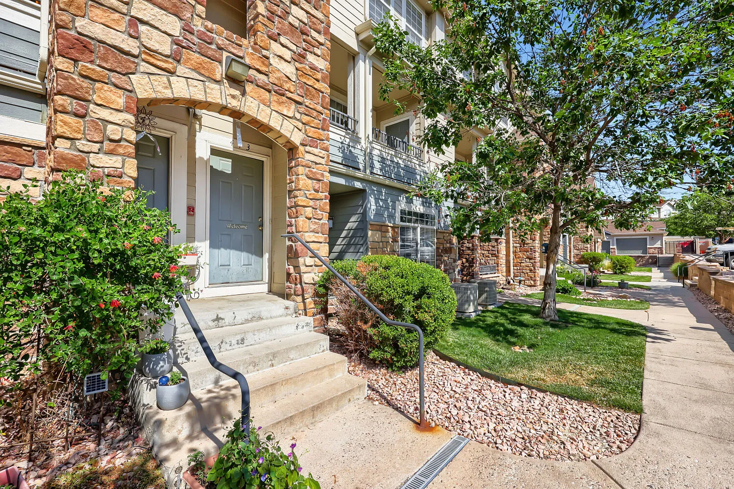 2 bed, 1350 sqft, $1,895 — Photo 3