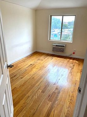 4th image of 3214 100th St