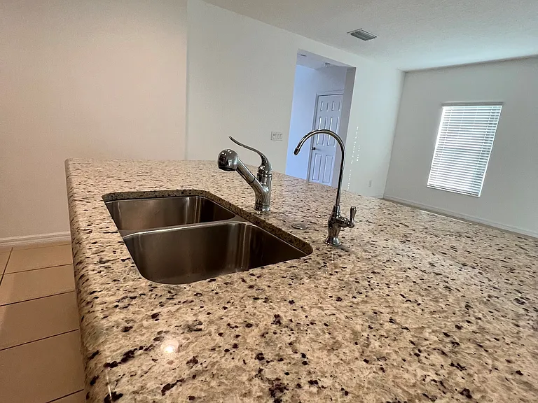 124 Primrose Dr — Photo 10