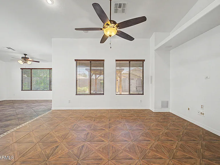 25537 W Forest Grove Ave — Photo 7