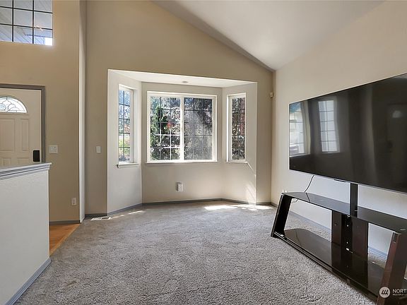 4th image of 819 125th Street Court E