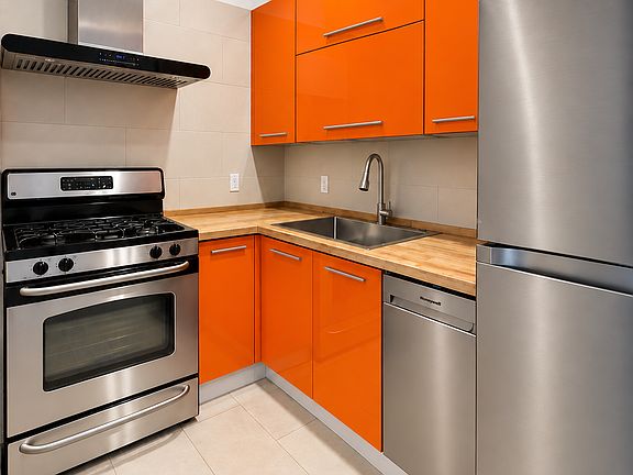 5th image of 78 Ridge St APT 3I