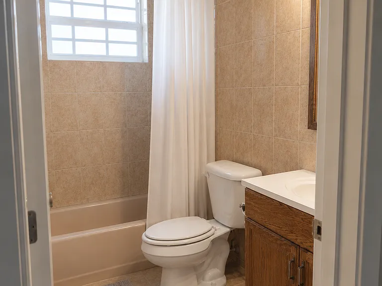 940 Benevento Ave — Photo 8