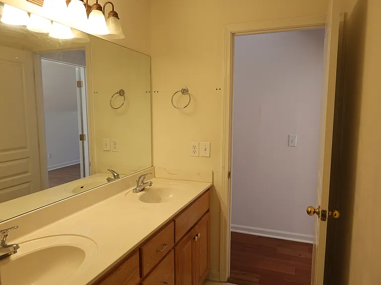 7109 Still Spring Hollow Dr — Photo 27