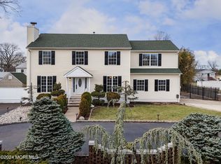 20 Illinois Ave, Port Monmouth, NJ 07758