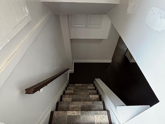 4th image of 73 Farmbrook Rd #Basement