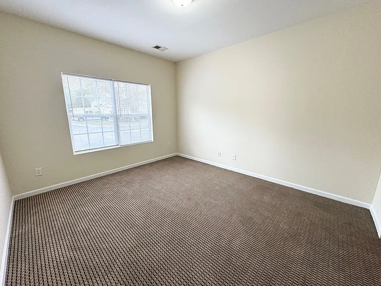 109 Spring Creek Dr — Photo 6