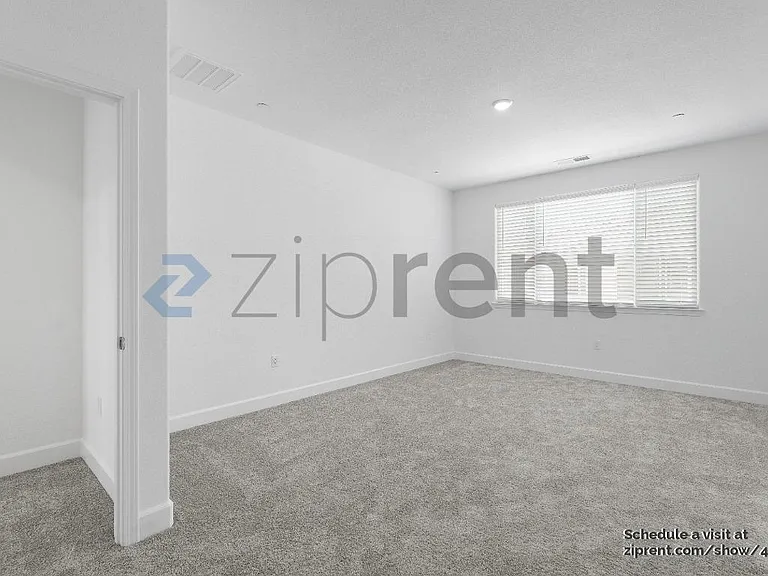 Bedroom 4 (Master)