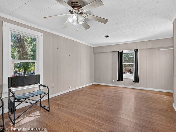 4th image of 320 W Gary St