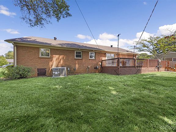 5th image of 4914 Easthaven Dr