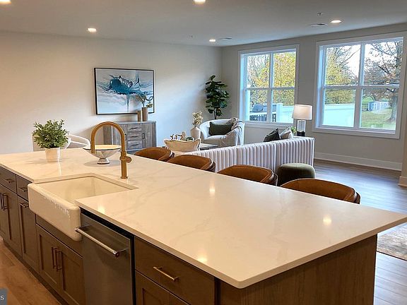 4th image of 21 Mill Creek Dr #11