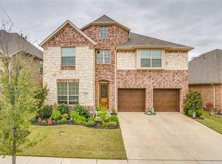 6809 Swallow Ln, North Richland Hills, TX 76182