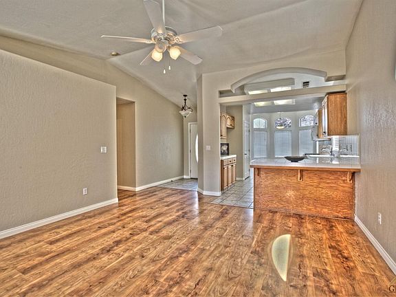 5th image of 8707 Hoodsport Ave
