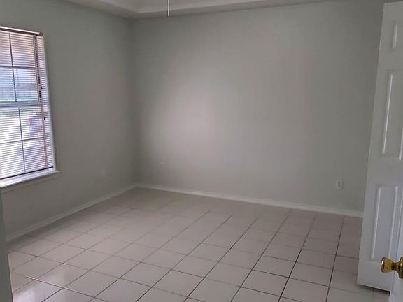 5th image of 2302 Kimberly Ln APT 1