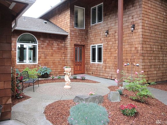 3rd image of 1511 Lakemoor Loop Ct SW
