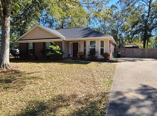 10673 Deakle Ct, Grand Bay, AL 36541