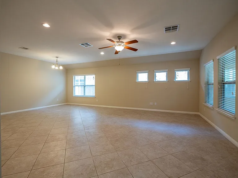 9509 Sydney Marilyn Ln — Photo 7