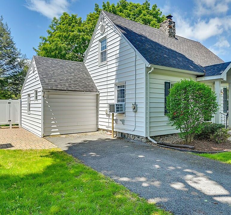 1st image of 277 N Kingsboro Ave