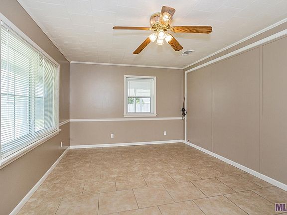 5th image of 24345 Holly Dr