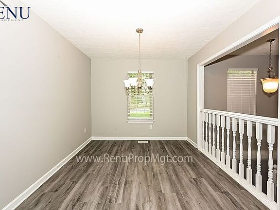 4th image of 744 Country Lake Ct