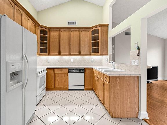 5th image of 9124 Carma Drive