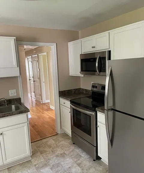 114 Beaufort Dr — Photo 12