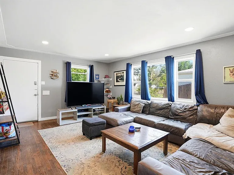 1281 Alton St — Photo 23