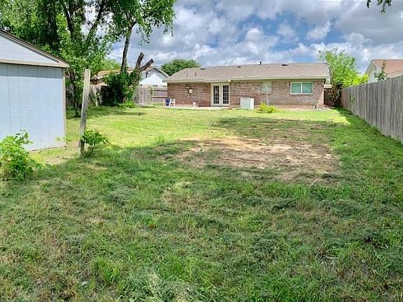 3rd image of 610 Shorehaven Dr