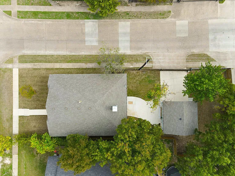 2700 Gladstone Dr — Photo 34