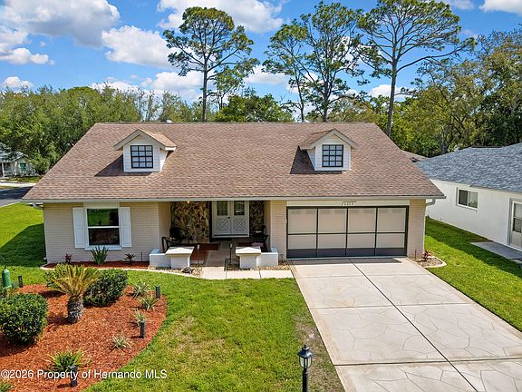 2nd image of 6433 Lost Tree Ln